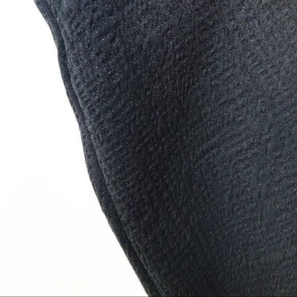 CARMEN MARC VALVO Stretch Textured Skirt In Black Size 4 - Picture 4 of 4